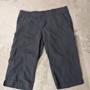 COLUMBIA SIDE-POCKET CAPRI PANTS